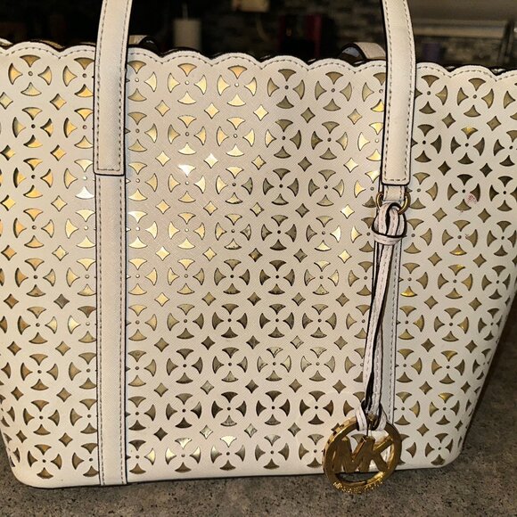 Michael Kors Optic White/Gold Handbag with laser cutouts - Picture 1 of 5